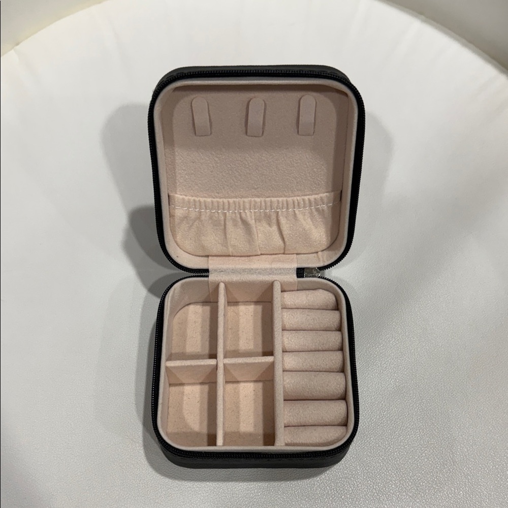 Compact Jewelry Organizer Case